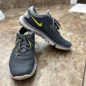 Nike Flex Supreme Women’s Size 7 Training Shoes